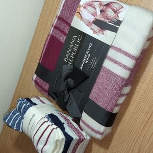 🔥🔥BUNDLE: Banana Republic Cashmere Wrap & 6 Pairs Lucky Brand Ladies Boot Sock
